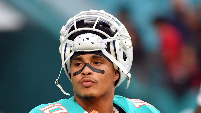 Dolphins Receiver Kenny Stills Calls Out Team’s Owner For Hosting Trump Fundraiser