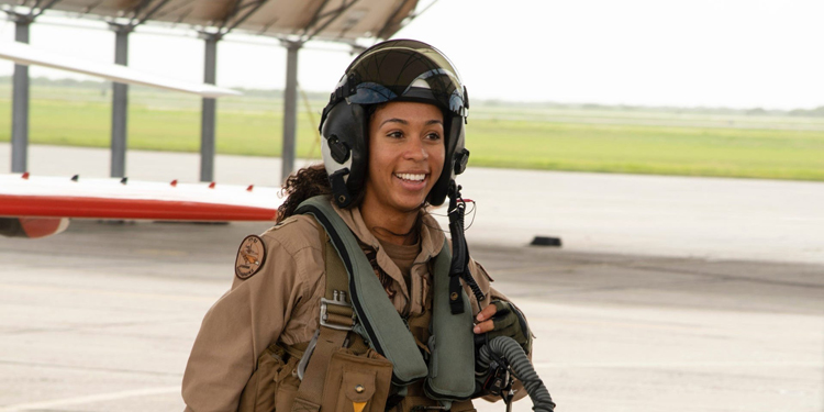 This aviator just became the US Navy’s first Black female fighter pilot